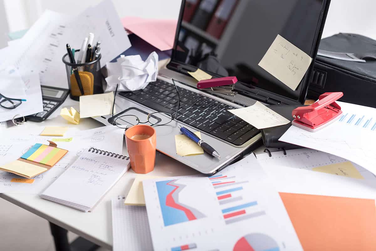 Messy Desk vs Clean Desk What Does the State of Your Desk Say About